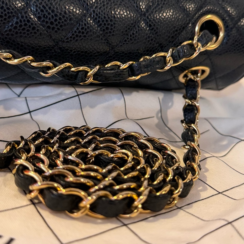 Chanel Classic Flap Bag Caviar Small 2022 series - Picture 15 of 16